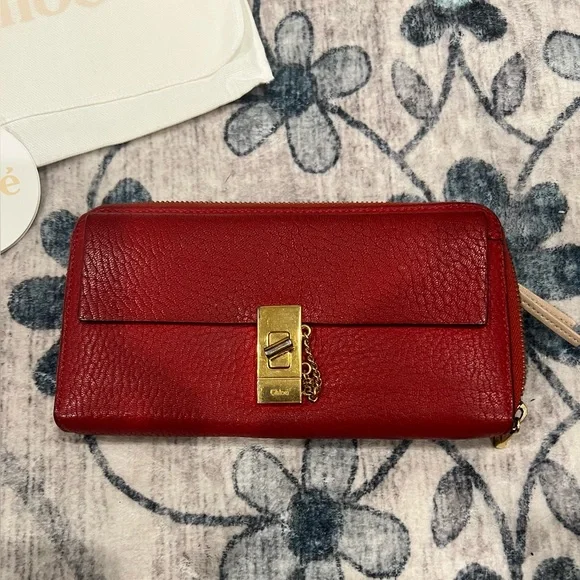 Chloé Drew Long Red Leather Wallet ( all inclusive)
Box, Dust bag, tag,COA card - Picture 2 of 16